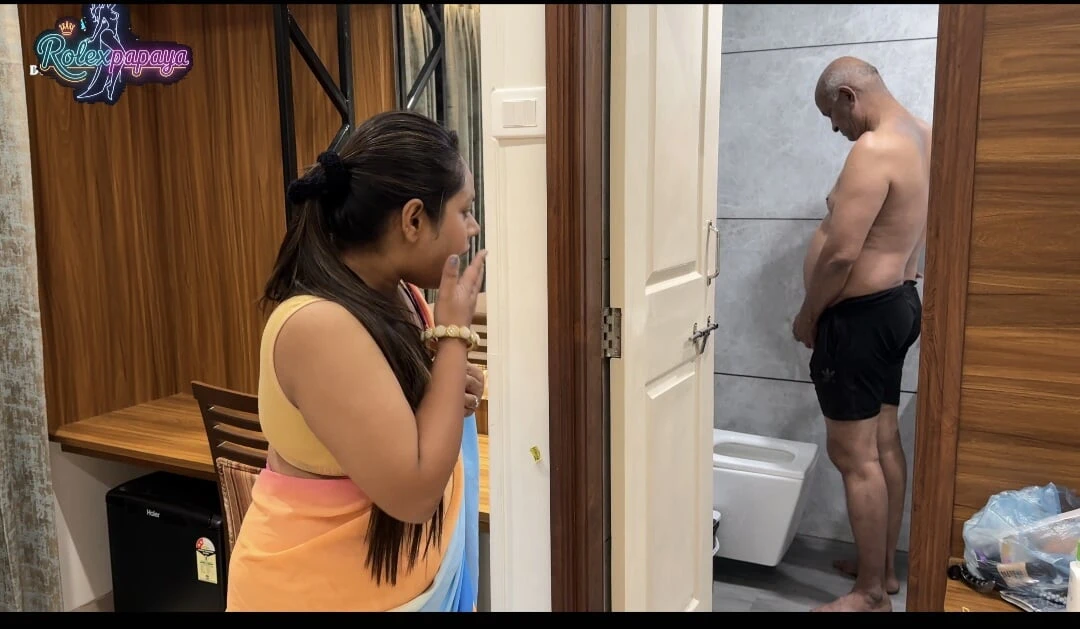 The Daughter-in-law Saw Her Father-in-law Masturbating In The Bathroom And Then Intended To Have Sex With Him.