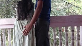 Dosen Nakal Menggoda Muridnya Yang Montok Di Ranjang
