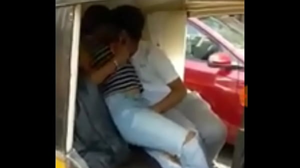 Lebah India Yang Bergairah Bercinta Di Atas Bajaj