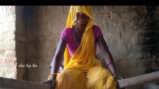Istri India Desi Digencet Keras Suami Pakai Saree Kuning Seksi