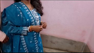 Desi Pembantu India Lagi Kena Hukum, Ngentot Pertama Kali Kasar, Memek Sempit Dibejekin Habis-habisan