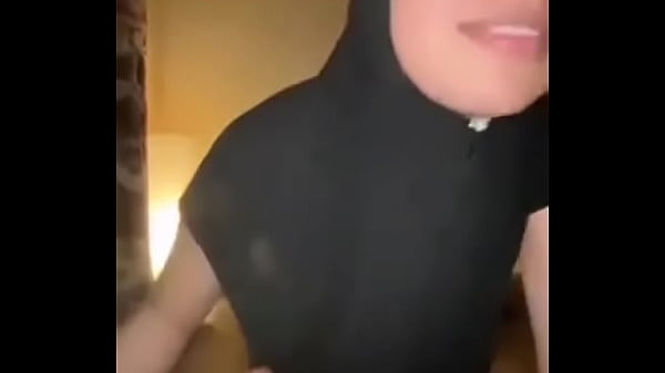 Ngesek Memek Ketat Jilbab Digeber Kontol Besar