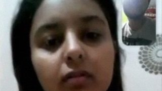 Gujju Bhabhi Cantik Pamer Tubuh Telanjang Buat Pacar Online Muda