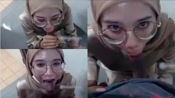 Skandal Pns Jilbab Nge*** Di Toilet, Kontol Dito Dicolok Sampai Muncrat
