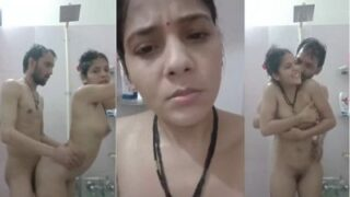 Video Panas Bhabhi Sama Adik Ipar Di Kamar Mandi, Bikin Makin Greget