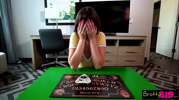 Bratty Sis – Ngewe Kakak Tiri Biar Tetap Hidup
