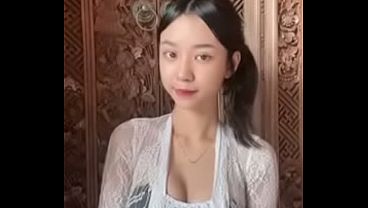 Sindi, Si Gadis Nakal Yang Bikin Kelaminmu Berdiri Tegang.