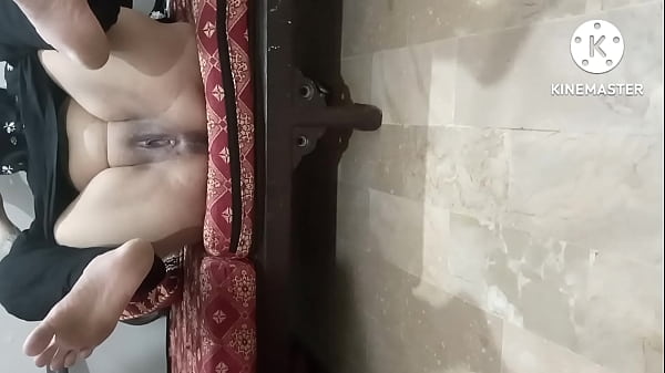 Buka Kaki Lebar, Bhabhi Pakistan Siap Digoyang Pagi-pagi