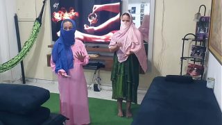 Setelah Pijat Tantra, Sodorkan Anak Dara Desi Yang Masih Perawan.