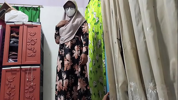 Bu Guru Gregetan Liat Murid Main Kontol, Langsung Diajak Crot Bareng