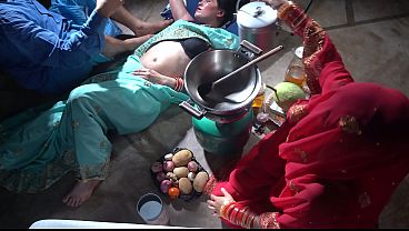 Ibu Tiri Di Dapur, Gerakan Bikin Ngilu, Desah Panas Bikin Makin Pengen