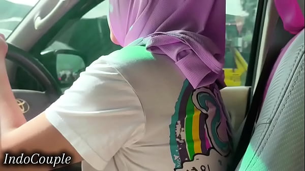 Ngentot Sambil Nyetir, Istri Hijab Kontol Pacar Dihisap Viral Jakarta