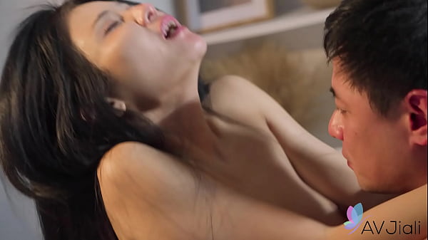 Ibu Rumah Tangga Cina, Xian’erai, Dibikin Tegang Sama Kontol Keras Dan Nikmatin Tiap Detiknya.