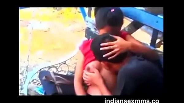 Desi Pasangan, Nyedot-nyedot Tetek Gede Sampe Basah.