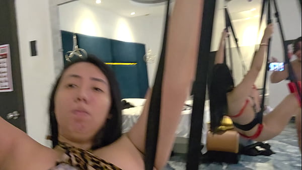 Aku Ngentot Ibu Tiri Baruku Yang Chinese Di Hotel Murah.