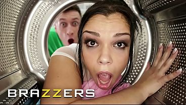 Tontonan Maut: Adegan Macet Liar Berujung Nge-seks Brutal Bareng Bintang-bintang Terpanas Brazzers