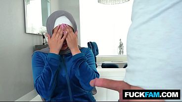 Tetangga Hijabku Dapet Kejutan Kontol Dari Sophia Leone & Nicky Rebel