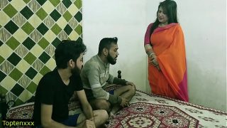 Malkin Tante Lagi Seru Main Bertiga Sama Dua Bocah Muda, Suara Hindi Jelas, Ngewe Panas Abis!