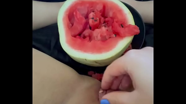 Watermelon Bikin Cewek Masturbasi Sampe Orgasme Berkali-kali-viral Video Panjang Arab 2025-cewek Saudi Amateur Paling Hot-snowwhite Arab Mainkan Buah Di Memek Sempit-cewek Los Angeles-usa