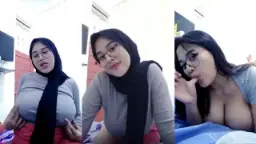 Acha Pake Hijab, Toket Montok, Muka Cantik, Kacamata Bikin Makin Pengen Dijilat.
