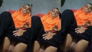 Telanjang, Cewek Hijab Manja Nikmatin Ngewe Pakistan Sama Kliennya