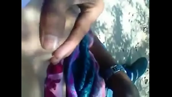 Desi Montok Diremas-remasin Sampe Meraung