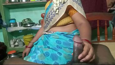 Ibu Tiri Dan Anak Tiri Di Desa Bercinta Di Kamar, Rekaman Sendiri.