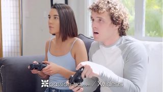 Tante Tiri Lagi Bonding Main Game, Malah Ngocok Kontol Gede Sampe Crot!