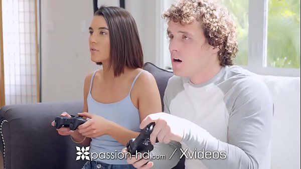 Tante Tiri Lagi Bonding Main Game, Malah Ngocok Kontol Gede Sampe Crot!