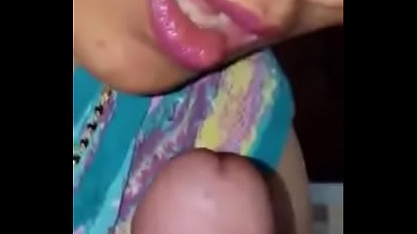 Malam Buta, Kontol Suami Ngebul Di Mulut, Suara Desahan Desi Bikin Makin Panas.