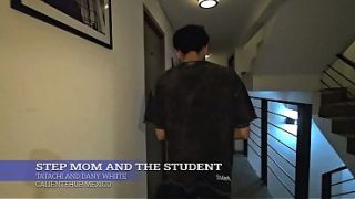 Ibu Tiri Lagi Ngajarin Murid Yang Lagi Panas, Bikin Pelajaran Jadi Basah.