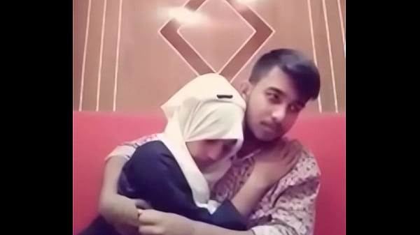 Desi Cewek Cowok Lagi Ciuman Panas Di Kamar Hotel, Bikin Makin Greget.