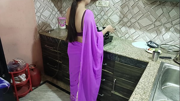 Desi Indian Mama Tiri Kejutkan Anak Tiri Vivek Di Hari Ulang Tahunnya Dengan Omongan Kotor Pakai Suara Hindi Bikin Ngentut