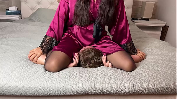 Muka Digebuk Sambil Cium Pantat, Baju Tidur Tipis, Mulut Disumpel Panty, Cewek Asia Brutal.