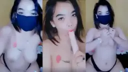 Tante Miya Remas Toket Sambil Live, Bikin Makin Tegang Nafsu.