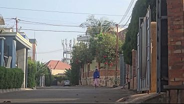 Mampus, Tante Arab Colmek Di Pinggir Jalan Depan Rumah, Becek Semua!