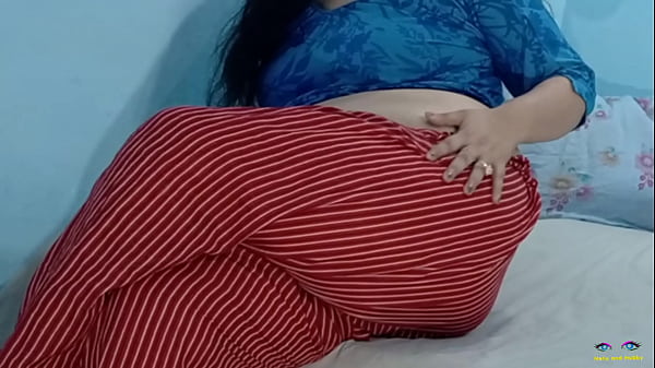 Di Tengah Teriakan Dan Erangan Nafsu, Istri Nakal Netu Minta Perlakuan Anal Keras Buat Bokong Besarnya Sambil Merintih Mesum Dalam Bahasa Hindi.