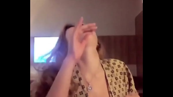 Cewek Cantik Indo, Goyangannya Bikin Pengen Gigit Bibir.