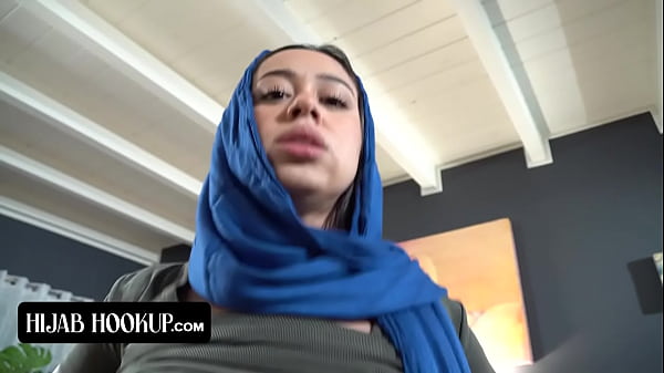 Binal Arab Ngenotin Kontol Kakak Tirinya Biar Mulut Rapat Dan Gak Bocor Ke Orang Tua Tiri Galak