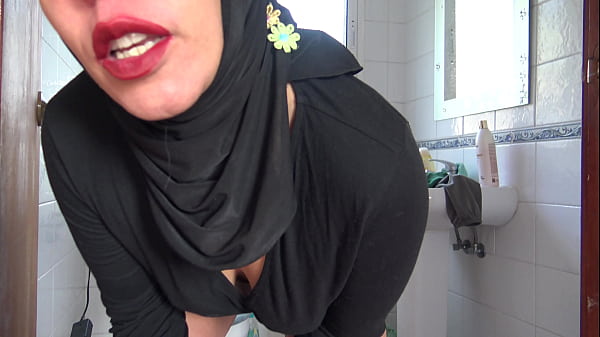 Ngentot Lihat Cewek Turki Biseksual Tua Muncrat Dari Memek Bulu Lebatnya.