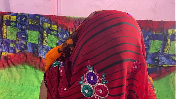 Bapak Mertua Ngewe Mantu Pas Mau Tidur, Desahannya Bikin Panas, Bokep India Viral Pakai Suara Hindi