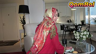 Ngencengin Kakak Tiri Hijabku Abis Dia Bersihin Rumah, Bikin Makin Pengen