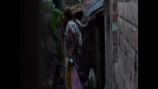 Desi Cewek Ngocok Sambil Ngompolin Pantat