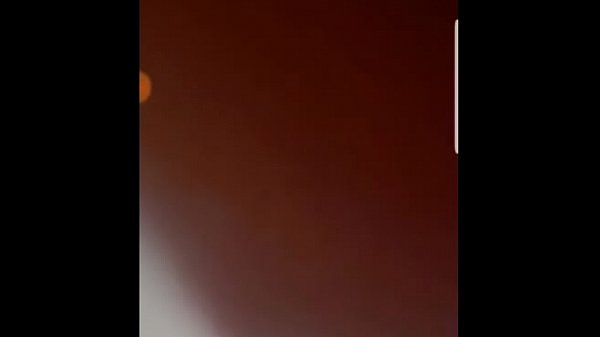 Istri Indonesia Pamer Memek Sambil Suami Colok Kontol Pas Video Call
