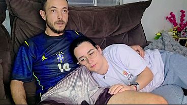 Kakak Tiri Digoda Adik Tiri Sambil Nonton Timnas Brasil, Makin Panas!