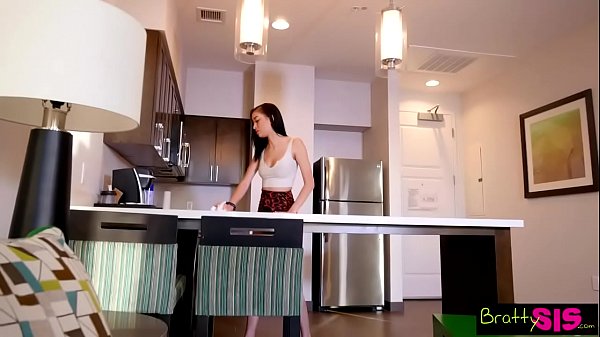 Sialan, Si Stepsis Rese, Tiba-tiba Kontol Stepbro Nyelip, Eh Malah Nagih Minta Lebih S9:e4