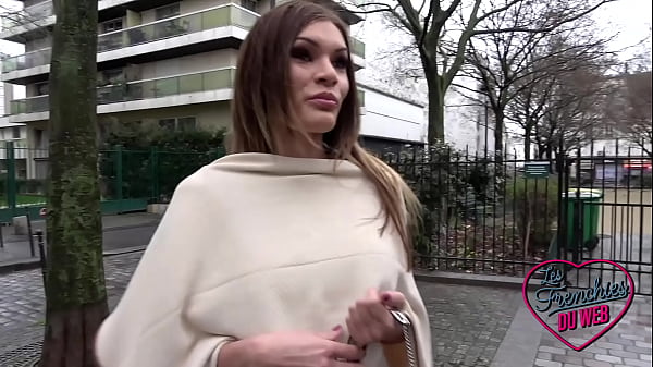 Kitana, Si Cantik Rusia Dengan Lekukan Tubuh Yang Menggoda Dan Penuh Nafsu