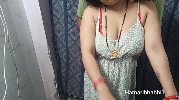 Bhabhi Montok India Seksi, Pinggul Gede Siap Digoyang.
