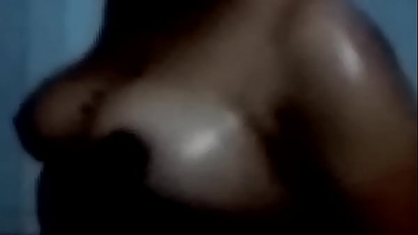 Desi Anu Mandi, Basah Kuyup Bikin Makin Liar