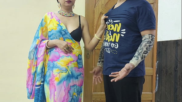 Ibu Tiri India Montok Seksi Bantu Anak Tiri Berhenti Merokok Lalu Kasih Kenikmatan Seks Di Kamar
